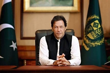 Thousands of Imran Khan supporters march towards Islamabad after talks fail