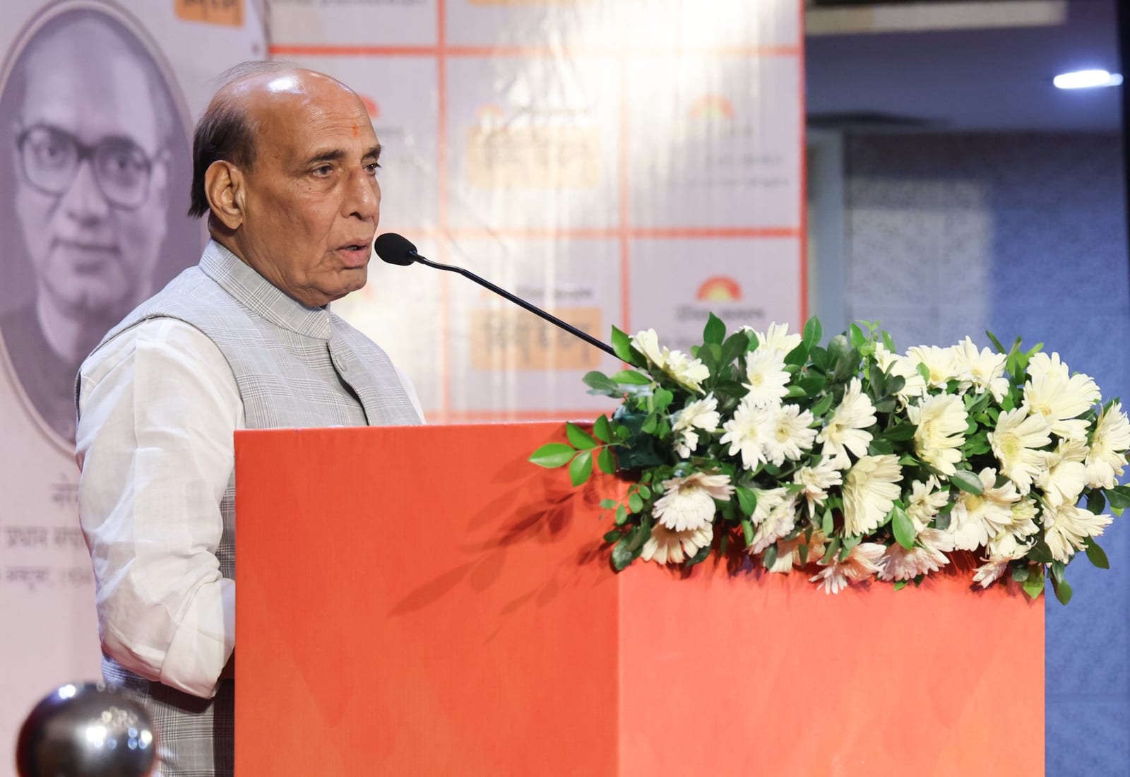 Rajnath Singh accuses Congress of seeking ‘regime change by unleashing violence’