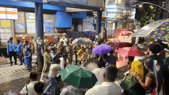 17 killed in stampede at Kolkata Durga Puja pandal